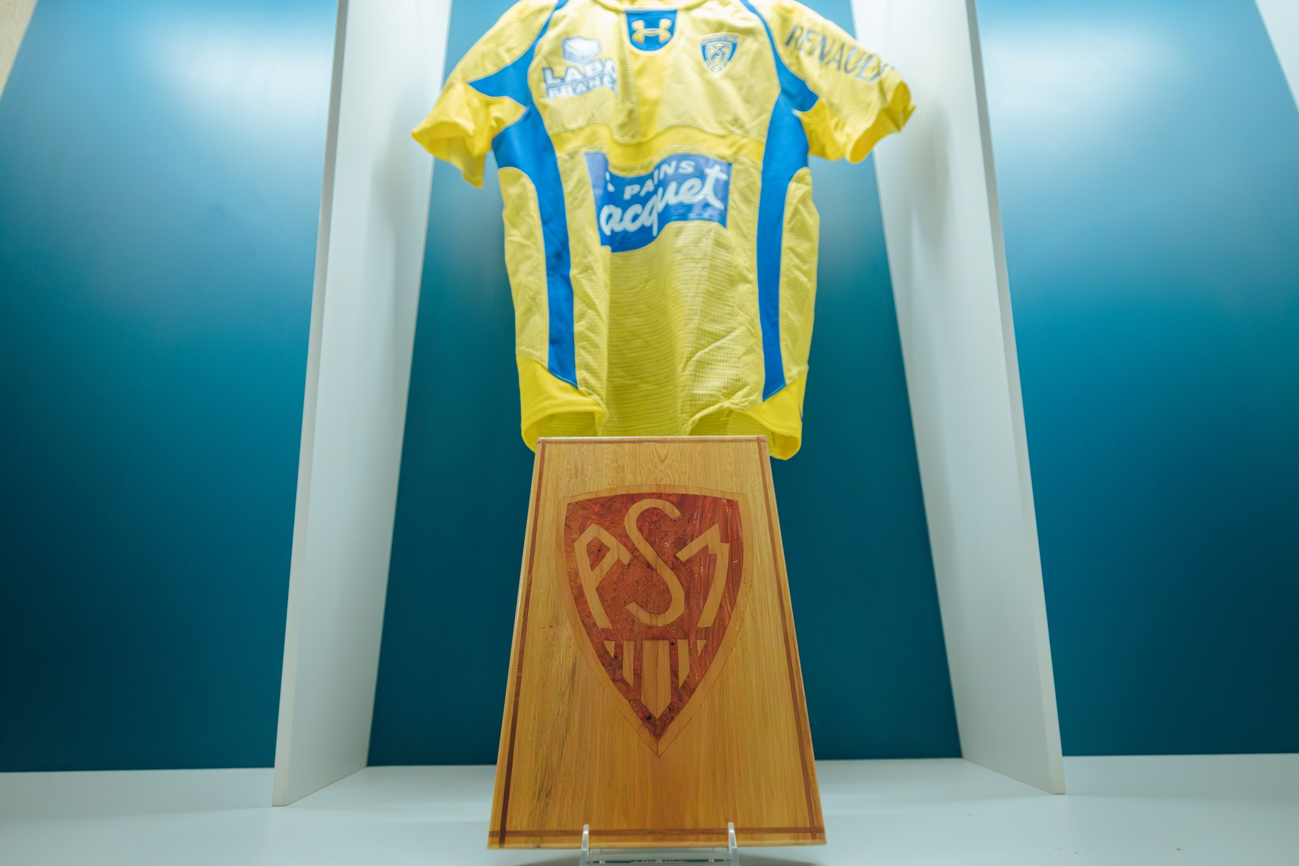 trophée rugby personnalisé bois massif