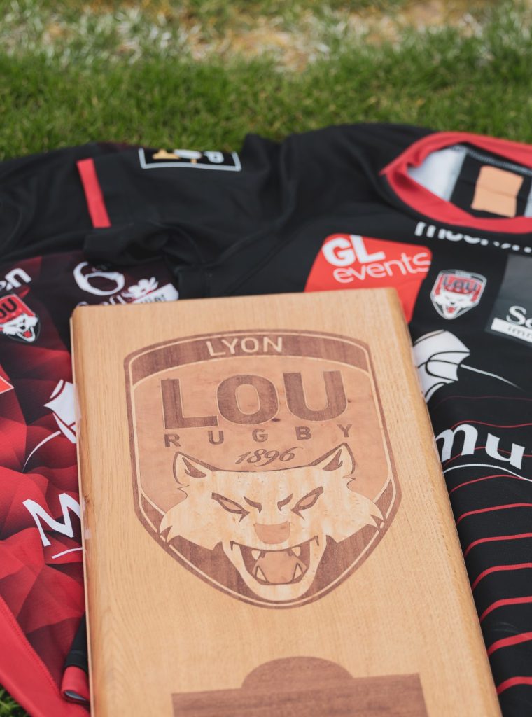 trophées rugby bois massif artisanal Normandie